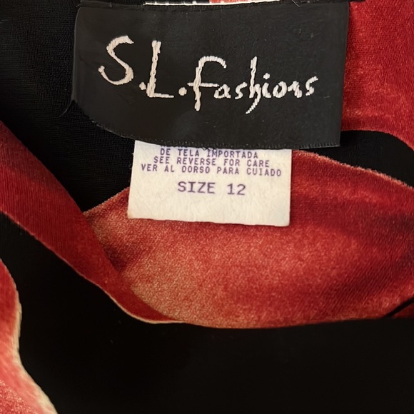 A black crepe hi/Lo dress with maroon magnolias and cut in shoulder. A beauty 🌺 - Picture 14 of 15